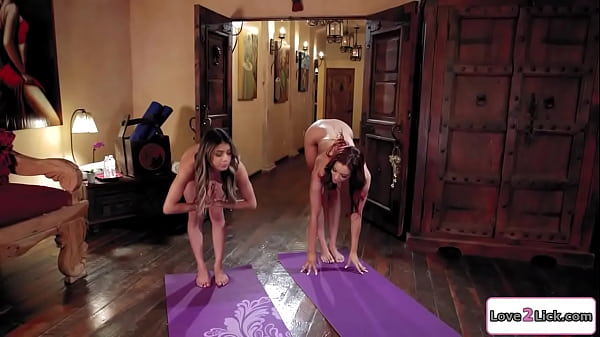 Instructor Probes A Squirter Doll Slit