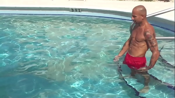Maxxx Loadz The Hardbody Italian Pornstar Flexing & Shadow Boxing In The Pool