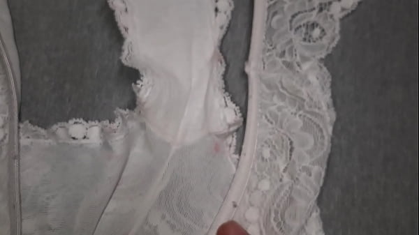 Me Masturbé Y Me Vine En Los Calzones Cacheteros De Encaje De Mi Amiga
