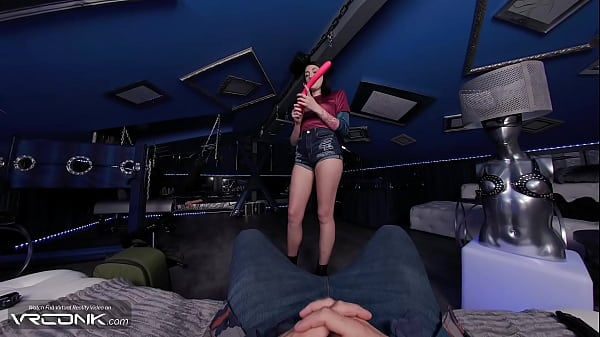 VR Conk: Aroused Babe Ellie Hands First Oral And Straddles A Colossal Boner In Fantasy Outfit Parody Pt.2