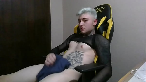 Uma Garota Quis Cobrar Um Alto Valor Pra Eu Penetrar Nela Dai Eu Disse Com Esse Preço Eu Se Masturbo Na Sua Frente E Passa Olha Minha Cara De Preocupado,"logo Eu Que Por Onde