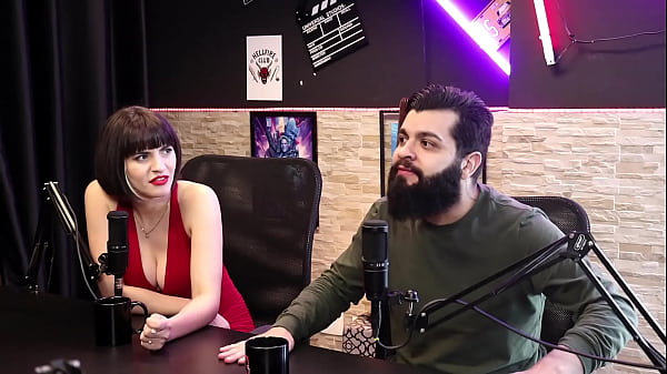 Lord Kenobi Fala Do Chute Que Levou No Saco Para Tentar Entender Qual é O Prazer Que Sentem Com O Ballbusting - Madam Snow E Lord Kenobi