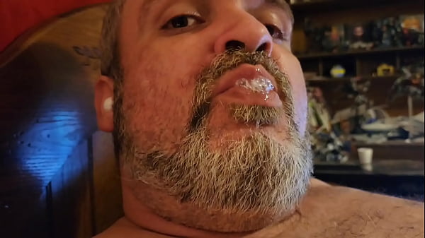 Bisexual Deepthroats Bubbles With Jizz Load In Lips