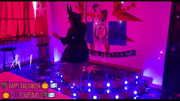 De Conejita Playboy Les Dice Happy Halloween En La Pasarela Su Chapina Bella