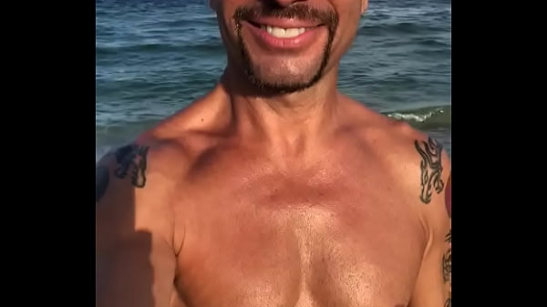 THE LIFEGUARD BEACH FIGURE TAN FIT ITALIAN PORNSTAR MAXXX LOADZ