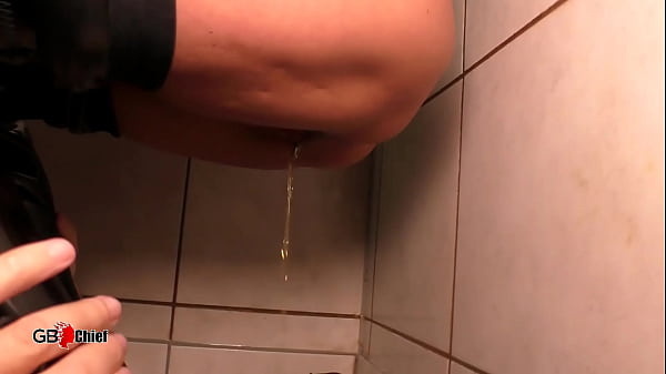 Pee Piss Drenched Free-for-all With 4 Dolls