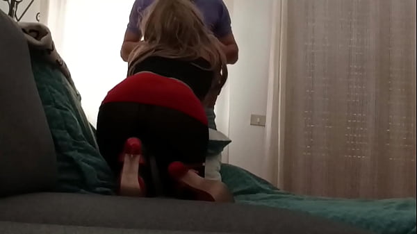 Preview - MILF In Pantyhose And Heels Serves A Bj