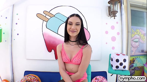 SLUT Mesmerized By Stunning Jazmin Luv
