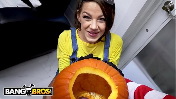 BANGBROS - Trick Or Treat, Smell Evelin Stone's Toes. Bruno Delivers Her Something Good To Eat.