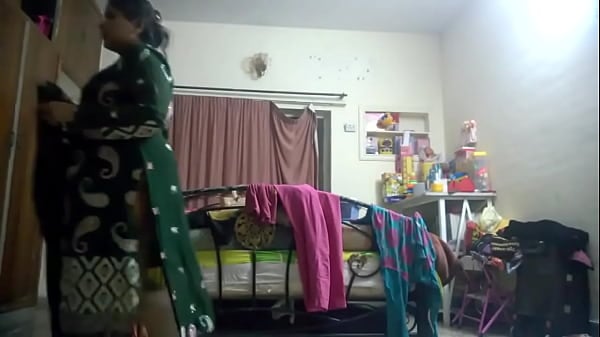 Uff Kya Moti Gaand Hai Yaar