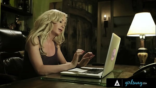 GIRLSWAY - Stacked Light-haired Feverishly Rams Her Missus After They Talked To Aliens
