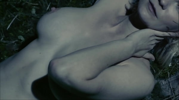 Kirsten Dunst - MELANCHOLIA - Undressed, Topless, Breasts, Flashing, Nips, Titties