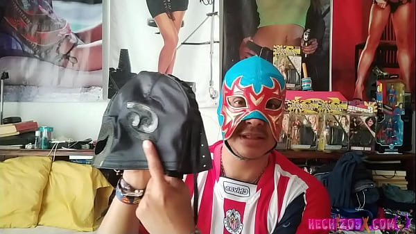 Enseñando Mis Nuevas Mascaras. No Sexo.