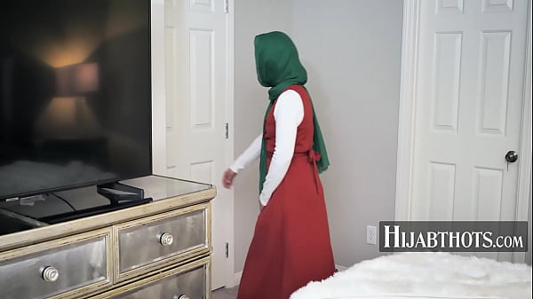 Shy & Prudish Muslim Turned Into An American Thot