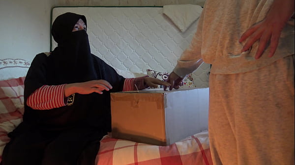 MUSLIM FAMILY: Egyptian Stepmommy Shows Her Virgin Stepson How To Bang A Tantaly Twat