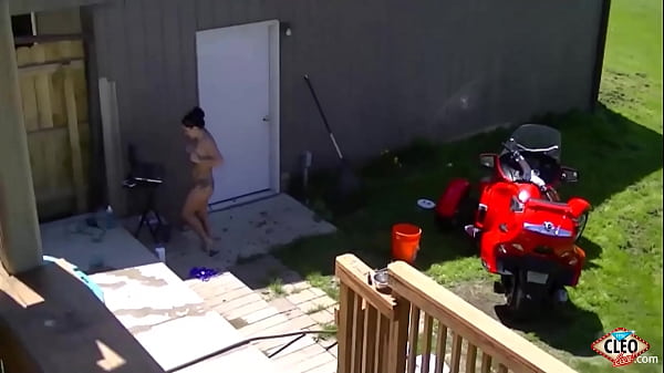 Naked Webcam Girl Its Cleo Slams Her Tight Asshole In The Backyard!