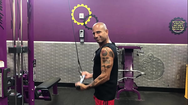 ARM WORKOUT G T S GYM TAN SEX ITALIAN PORN STAR WORKING OUT SO HE CAN POUND THE BABES BETTER