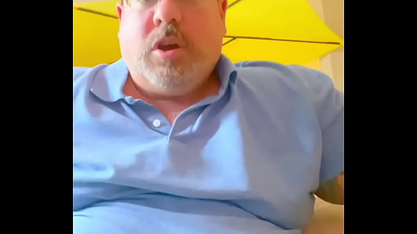 Huge Stepdaddy Has Booty And Handsfree Peak