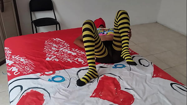STEPMOMMY GRAZES HER BUTTOCKS AND MELONS, Then The Stepson Arrives And Fondles His Penis With Her Tootsies