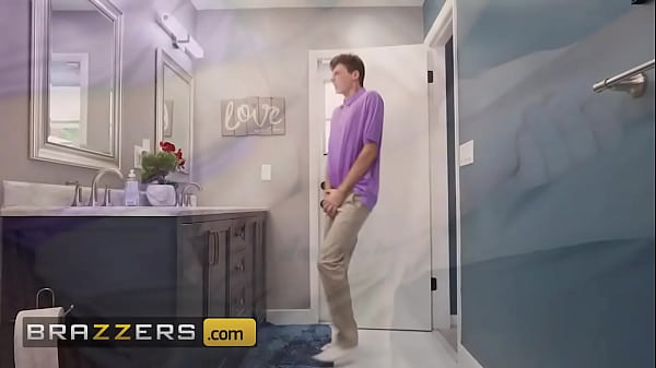 BRAZZERS - Steamy Milf Justine Saves The Day And Gets Mischievous After Jodie’s Zipper Mishap