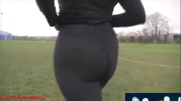 Mature Mommy Walk With Huge Booty Leggings In Park