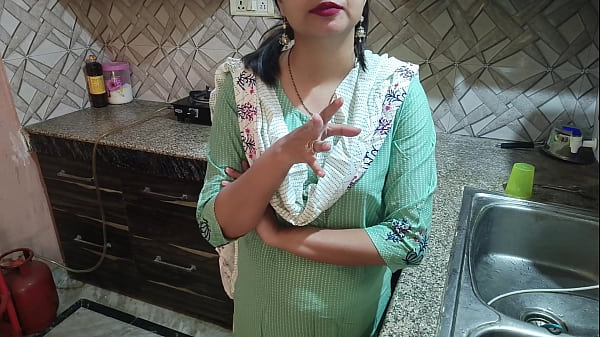 Bete Ne Ki Randi Suteli Maa Ki Chudai, Har Roj Gair Mardo Se Chudwata Hai Apni Suteli Maa Ko In Kitchen Hindi Nasty Whispers