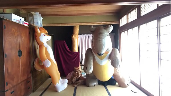 大型空ビ4体膨らまし