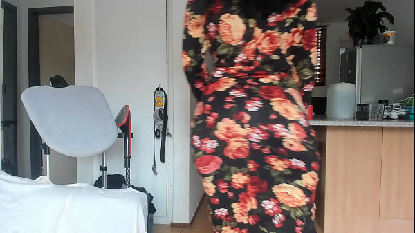 Ebony Big-booty Dance Flirt, Non-nude