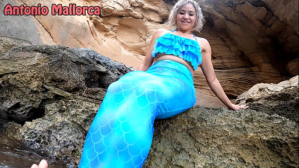 Mermaid Slut Tempts Me To Nurse My Boner While I Was Sailing With Friends