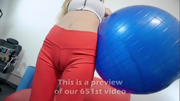 Thigh-Gap N Cameltoe Perfection In Tight Leggings Fat Cunt Petite Chick