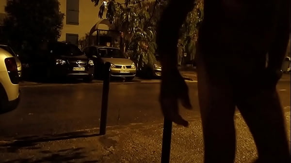 Exhib Nu Dans La Rue Une Nuit D'orage
