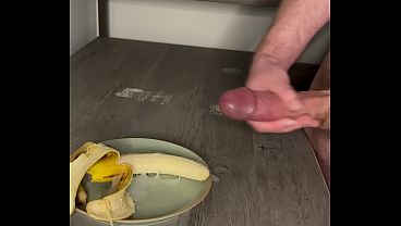 Hunk Drowns His Snack In Spooge After Cream