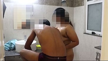 Seductive Bhabhi Devar Ne Towel Ke Bahane Pata Liya Uske Baad Kiya Wet Shower Fun By Desivibe
