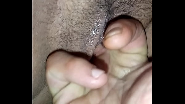 CASADA VADIA OFERECENDO O BUCETÃO MOLHADO PRO COMEDOR E PRA METER SEM CAMISINHA. CURTA, COMENTE E COMPARTILHE, ADORAMOS LER OS COMENTÁRIOS!!