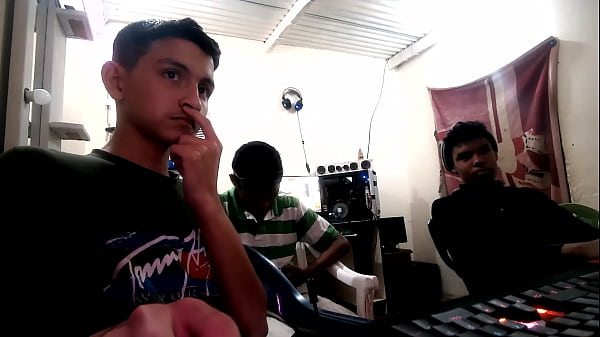 3 RANDOMS EN XVIDEOS DE CHILL