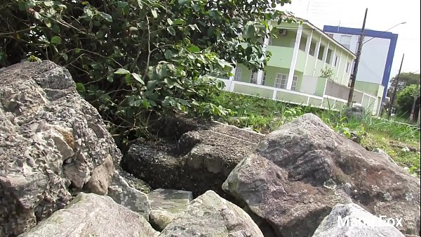 Manu Fox Na Praia Tomando Sol E Batendo Siririca Peladinha (video Completo No RED) (Produção Rubens Badaró)