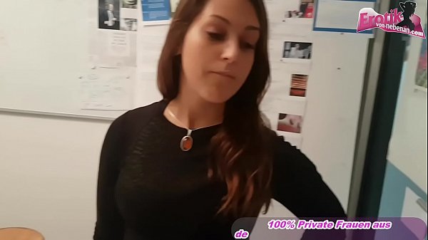 Chefin Fickt Angestellten Im Büro Und Lässt Sich Besamen