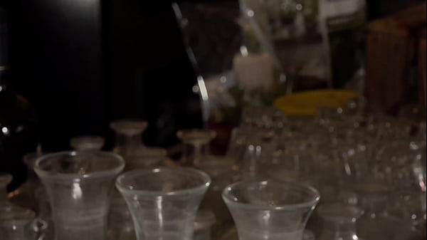 Berlin Bar : No Money, Honey Must Pay With A Cum Facial