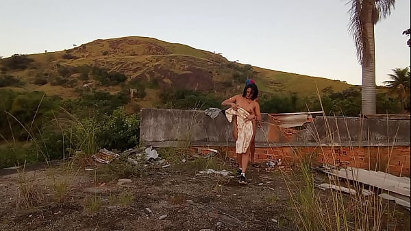 Gostosa Chamou Brinquedo Primeira Vez Fazendo Sexo Ao Ar Livre!