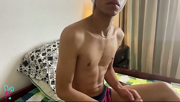 ISAK SHOWCASES US HIS BACKSIDE AND THEN HIS COLOSSAL 23CM PRICK