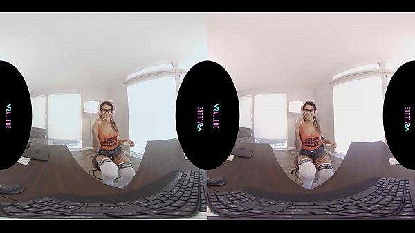 VRALLURE Your Favorite Streamer!