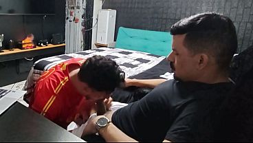 Enteado Hétero Me Comeu Depois Que O Flagrei Batendo Uma.