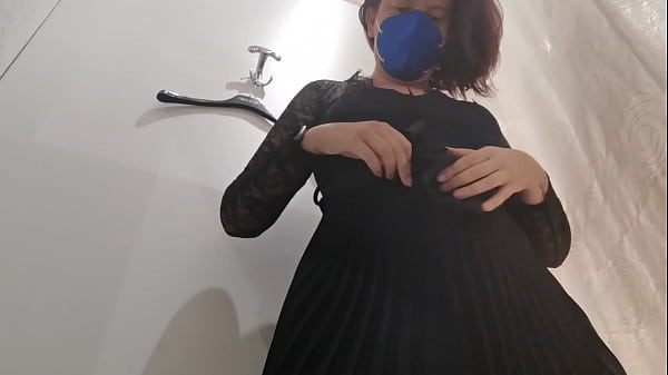 Matrigna Italiana Cicciona Ti Porta Insieme A Lei In Un Negozio Abbigliamento Per Provarsi Abiti Di Pelle