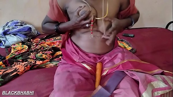 Sleazy House Wife Pound Her Cooch With A Carrot