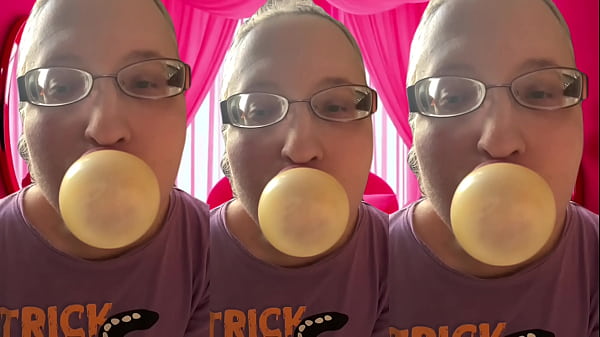 ASMR Bursting Bubblegum Bubbles Listen In Headphones