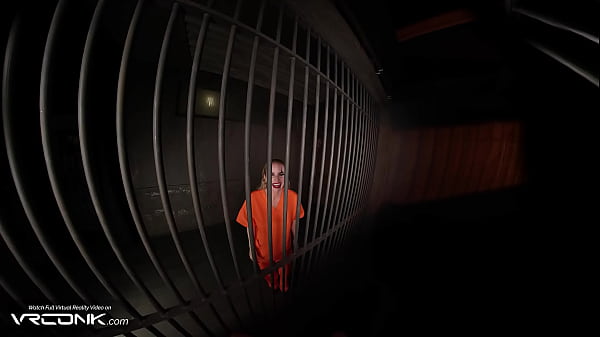 VR Conk: Top-heavy Harley Quinn Saddles An Enormous Joker's Prick In Crazy Cosplay Parody