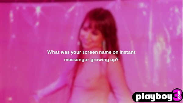 Small Brown-haired Chick Riley Reid Revealed Her Astonishing Frame And Gorgeous Butt