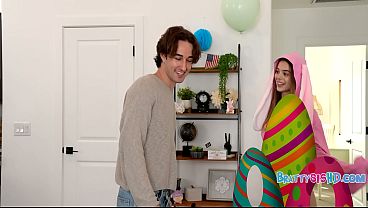Step Sis Bunny, Pole Gets Funny