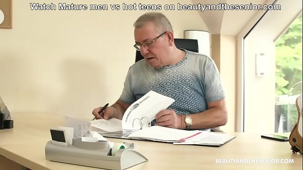 Old Supervisor Takes Advantage Of Aroused Teen Assistant