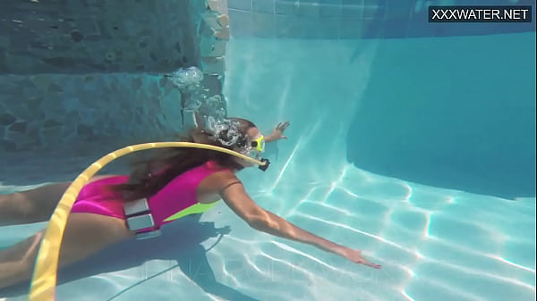 Sizzling Babe Irina Poplavok Is Wicked In The Pool